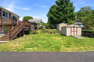 14 Oak St, West Warwick, RI 02893 - Photo 11