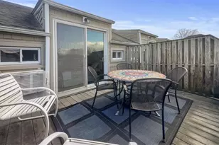 26 W Narragansett Ave, Newport, RI 02840 - Photo 15