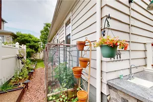 130 Grace St, Cranston, RI 02910 - Photo 27