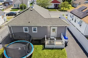 116 Saratoga Ave, Pawtucket, RI 02861 - Photo 7