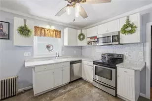 55 Edison St, Warwick, RI 02889 - Photo 9