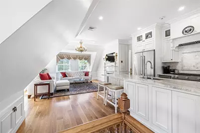 541 Bellevue Avenue #5, Newport, RI 02840 - Photo 3