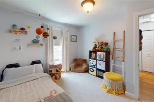 38 Vanstone Ave, Warwick, RI 02889 - Photo 17