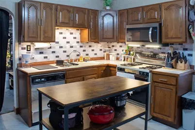 65 Bellingham Street, Woonsocket, RI 02895 - Photo 15