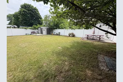 324 Dudley Street, Providence, RI 02907 - Photo 23