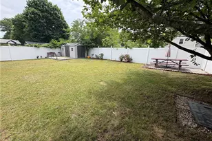324 Dudley St, Providence, RI 02907 - Photo 23