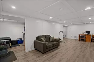 203 Garden Hills Dr, Cranston, RI 02920 - Photo 27