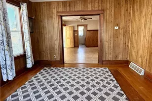 133 Oakland Ave, Pawtucket, RI 02861 - Photo 17