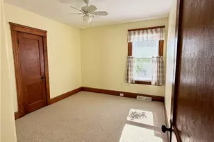 133 Oakland Ave, Pawtucket, RI 02861 - Photo 15
