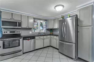 26 Bernard St, Cranston, RI 02920 - Photo 15