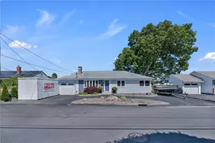 26 Bernard St, Cranston, RI 02920 - Photo 5