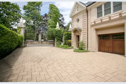 241 Ruggles Avenue #B, Newport, RI 02840 - Photo 3
