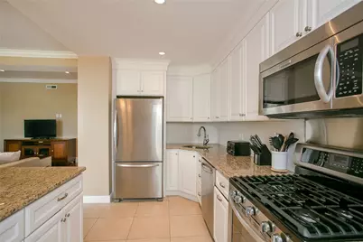 241 Ruggles Avenue #B, Newport, RI 02840 - Photo 9