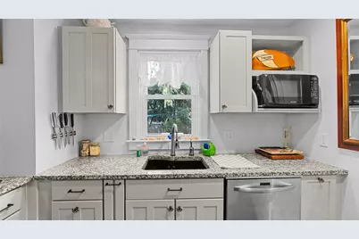 75 Garfield Street, Newport, RI 02840 - Photo 13