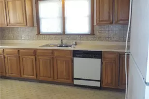 325 Morin St, Woonsocket, RI 02895 - Photo 7