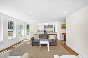 24 Huntington Dr, East Providence, RI 02916 - Photo 9