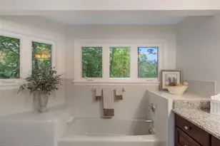 123 Hines Farm Rd, Cranston, RI 02921 - Photo 17