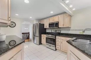 123 Hines Farm Rd, Cranston, RI 02921 - Photo 9