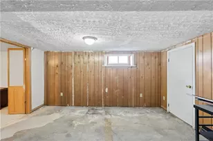 116 Warwick Rd, Pawtucket, RI 02861 - Photo 35
