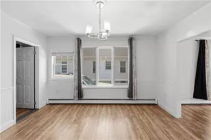 116 Warwick Rd, Pawtucket, RI 02861 - Photo 9