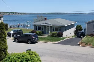 11 King Philip Ave, Bristol, RI 02809 - Photo 5