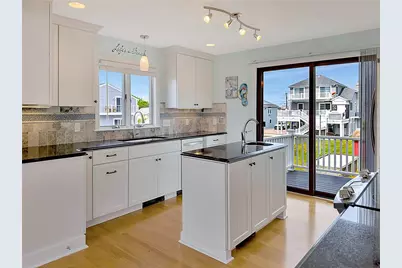 17 Lawton Avenue, Westerly, RI 02891 - Photo 19