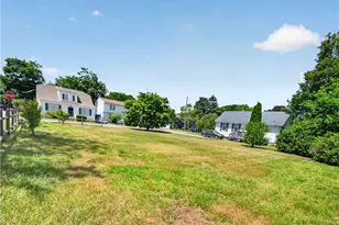 50 Lloyd Ave, Warwick, RI 02889 - Photo 19
