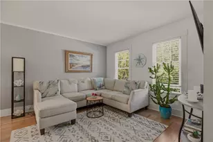 21 Pell St, Newport, RI 02840 - Photo 3