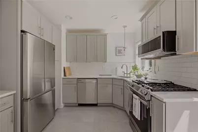21 Pell Street, Newport, RI 02840 - Photo 11
