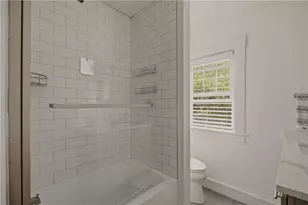 21 Pell St, Newport, RI 02840 - Photo 25