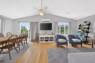 8 SW Rd, Narragansett, RI 02882 - Photo 5