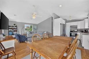 8 SW Rd, Narragansett, RI 02882 - Photo 7