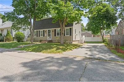 21 Bailey Street, East Providence, RI 02916 - Photo 5