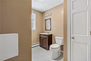32 Starr Dr W, Narragansett, RI 02882 - Photo 31