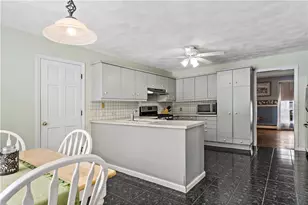 32 Starr Dr W, Narragansett, RI 02882 - Photo 11