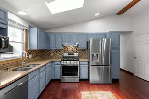 2 Dogwood Dr, Cranston, RI 02921 - Photo 7