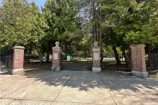 140 Humboldt Ave, Providence, RI 02906 - Photo 35