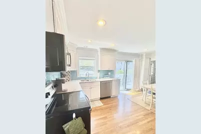 5 Byrnes Street, Newport, RI 02840 - Photo 11