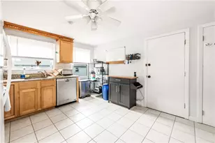 34 Capuano Ave, Cranston, RI 02920 - Photo 7