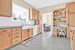 48 Orchard Meadows Dr, Smithfield, RI 02917 - Photo 9