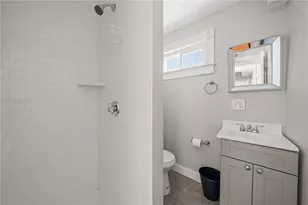 8 Spring St, Newport, RI 02840 - Photo 27