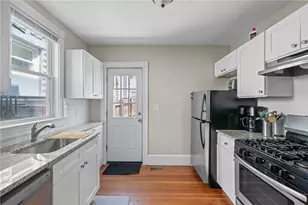 8 Spring St, Newport, RI 02840 - Photo 11