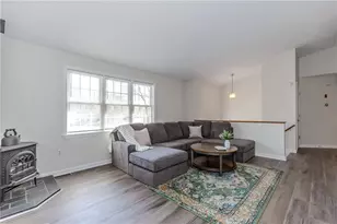 136 Hope Hill Terrace, Cranston, RI 02921 - Photo 5