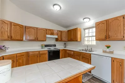 136 Hope Hill Terrace, Cranston, RI 02921 - Photo 17