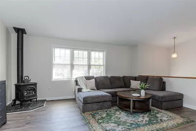 136 Hope Hill Terrace, Cranston, RI 02921 - Photo 7