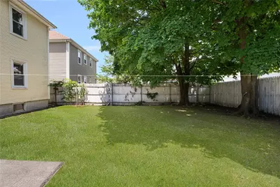 147 Tweed Street, Pawtucket, RI 02861 - Photo 37