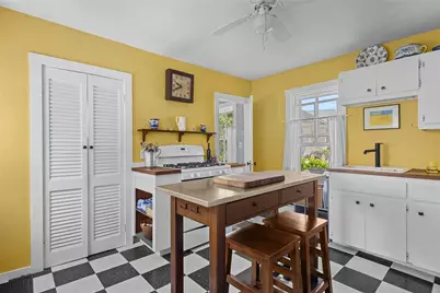 8 Sanford Street, Newport, RI 02840 - Photo 9