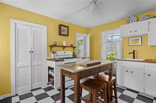 8 Sanford St, Newport, RI 02840 - Photo 9