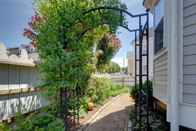 8 Sanford Street, Newport, RI 02840 - Photo 19