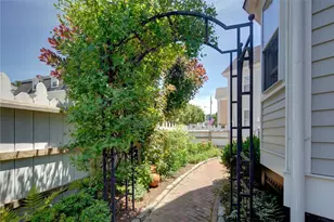 8 Sanford St, Newport, RI 02840 - Photo 19